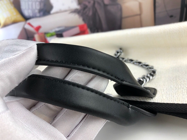 シャネルバッグ着用イメージ